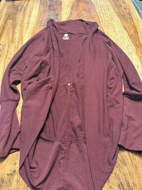 Zuala Medium Maroon Burgundy Open Front Hooded Cardigan Wrap